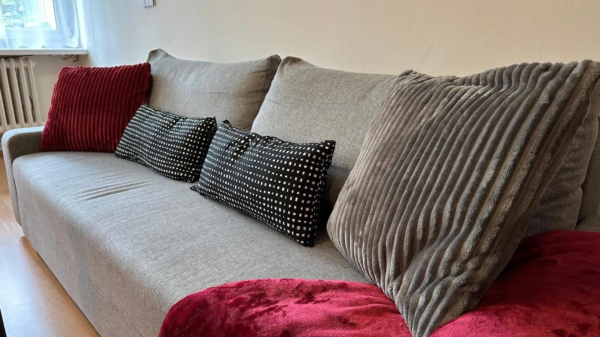 Cozy Home Near City Centre براغ شقة