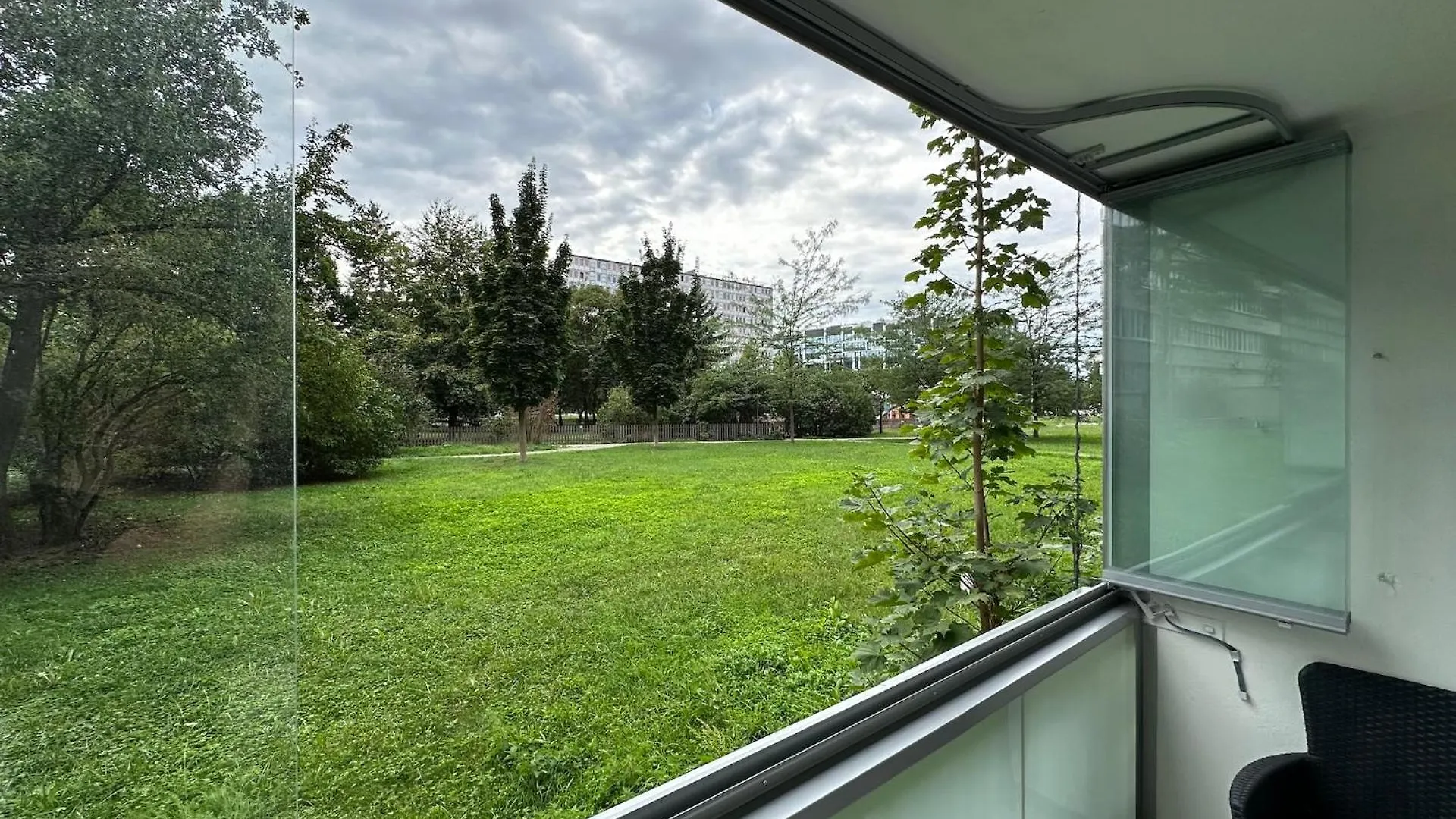 Cozy Home Near City Centre براغ شقة